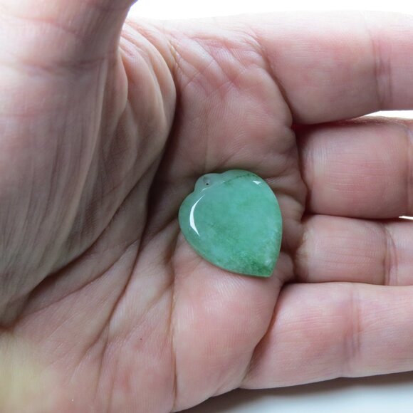 Hear Jade Pendent 25x20mm - Picture 3 of 3